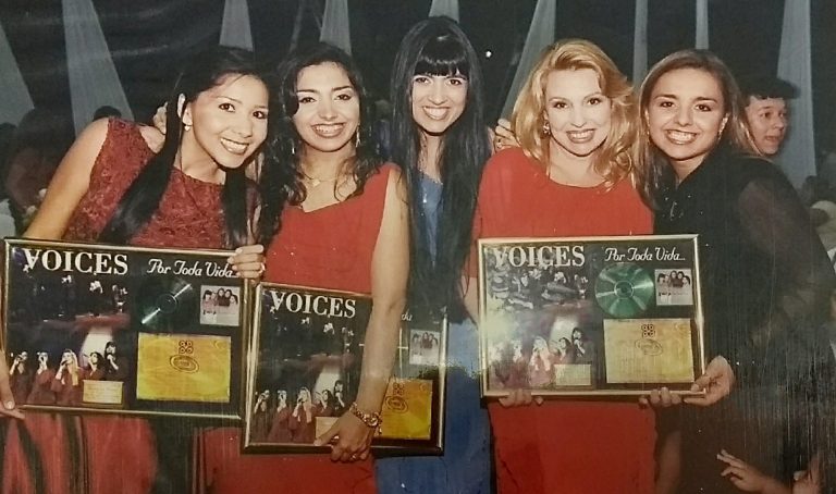 2001 - Disco de Ouro Voices 2001 - Disco de Ouro Voices