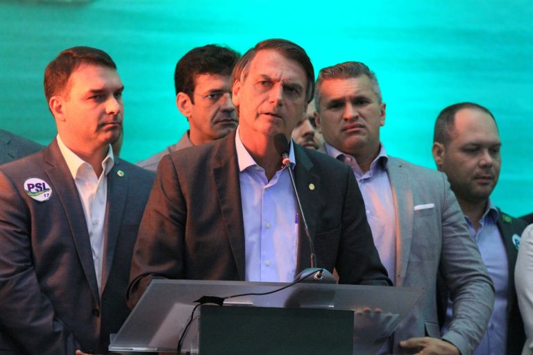 Jair Bolsonaro discursa após ser oficializado candidato do PSL Jair Bolsonaro discursa após ser oficializado candidato do PSL