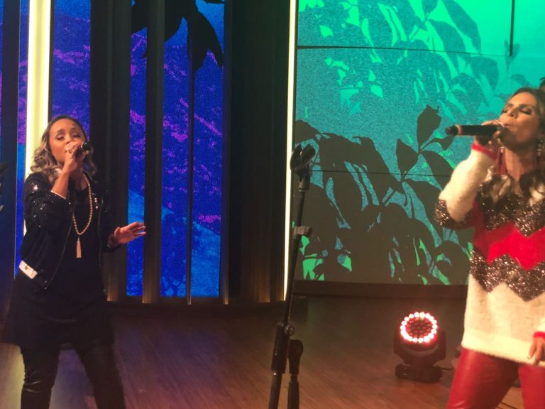 Bruna Karla e Aline Barros gravam o programa Conversa com Bial Bruna Karla e Aline Barros gravam o programa Conversa com Bial