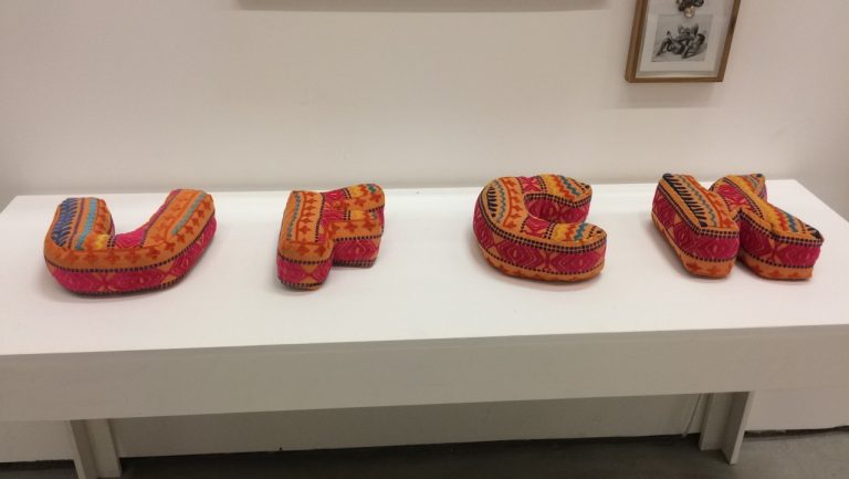 Obras da mostra Queermuseu foram acusadas de pedofilia, zoofilia e blasfêmia Obras da mostra Queermuseu foram acusadas de pedofilia, zoofilia e blasfêmia