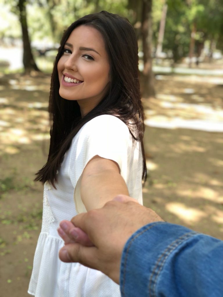 Esther Marcos grava clipes de suas músicas mais ouvidas Esther Marcos grava clipes de suas músicas mais ouvidas