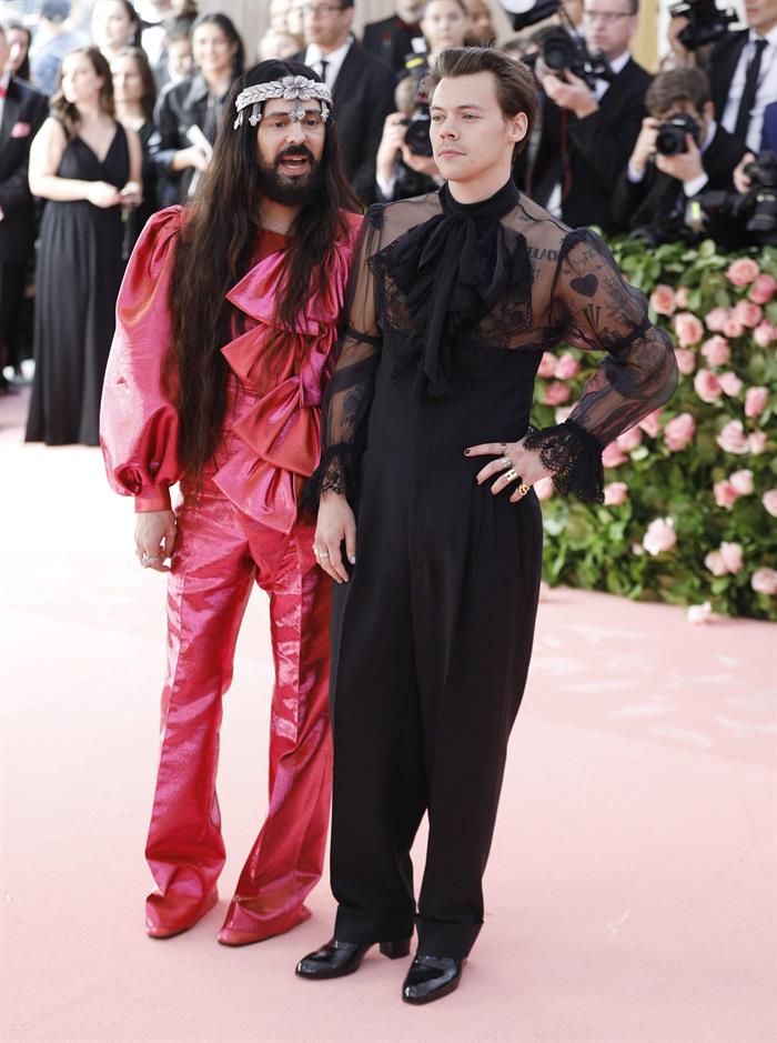 Famosos ousaram no look para o Met Gala 2019 Famosos ousaram no look para o Met Gala 2019