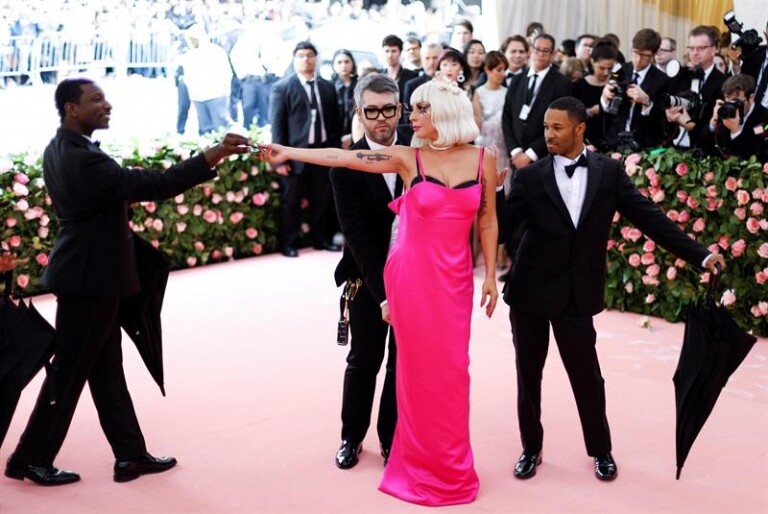Famosos ousaram no look para o Met Gala 2019 Famosos ousaram no look para o Met Gala 2019