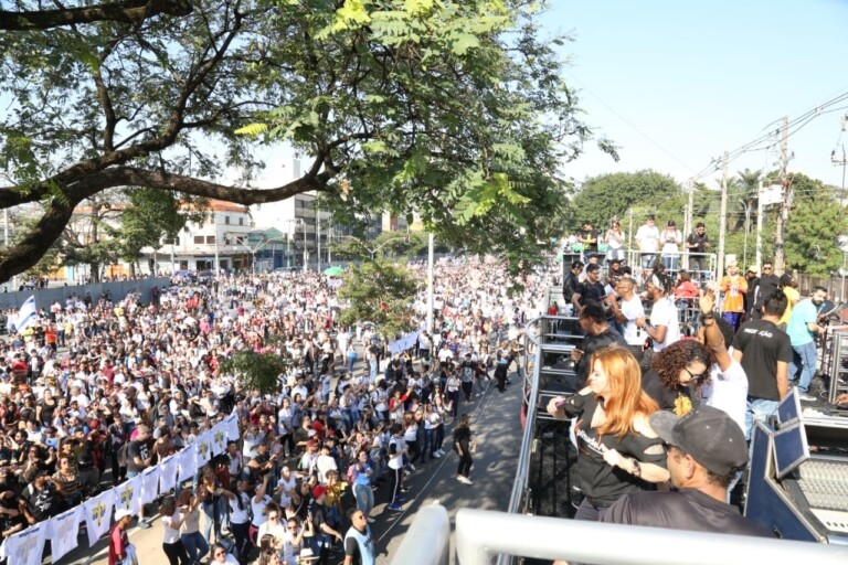 Multidão de fieis lotou as ruas na Marcha Para Jesus Multidão de fieis lotou as ruas na Marcha Para Jesus