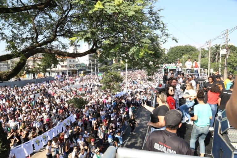 Multidão de fieis lotou as ruas na Marcha Para Jesus Multidão de fieis lotou as ruas na Marcha Para Jesus