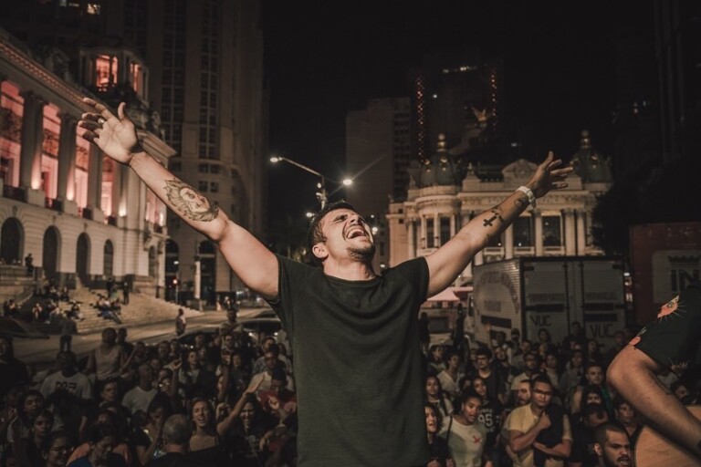 Céu na Terra Movement reúne 5 mil pessoas no Rio de Janeiro Céu na Terra Movement reúne 5 mil pessoas no Rio de Janeiro