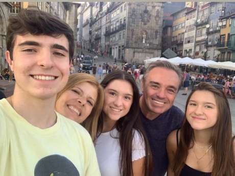 Advogado afirma que filho de Gugu não registrou BO contra a mãe Advogado afirma que filho de Gugu não registrou BO contra a mãe