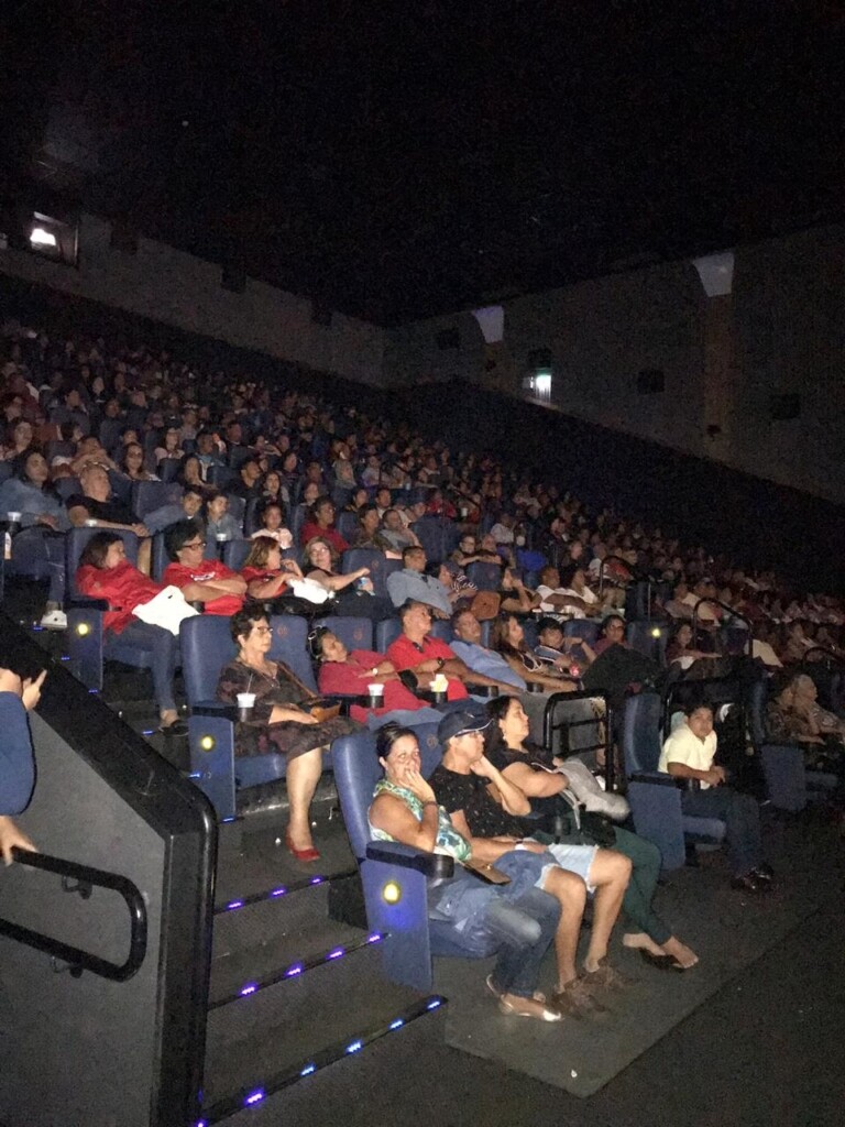 Mais de 1000 pessoas lotaram sessão especial de Mais Que Vencedores Mais de 1000 pessoas lotaram sessão especial de Mais Que Vencedores