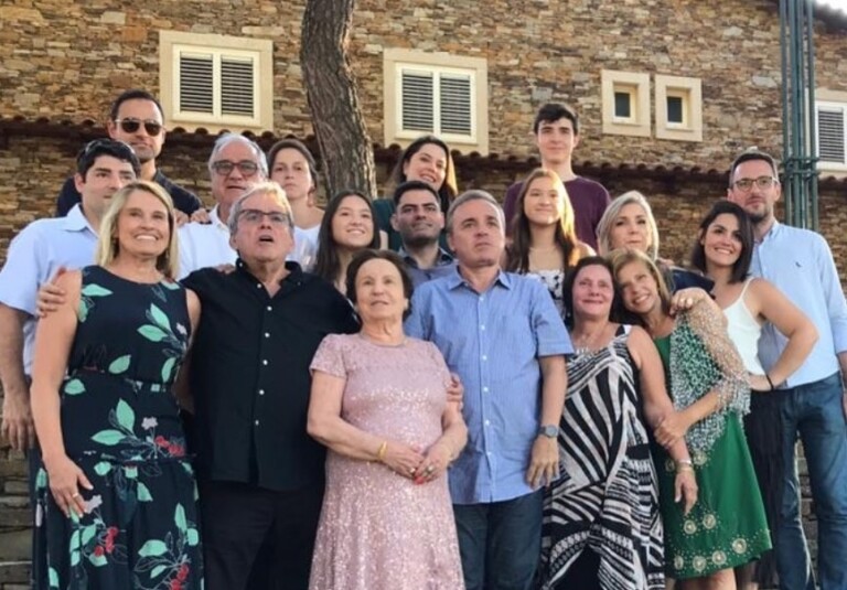 Gugu e a família em última foto Gugu e a família em última foto
