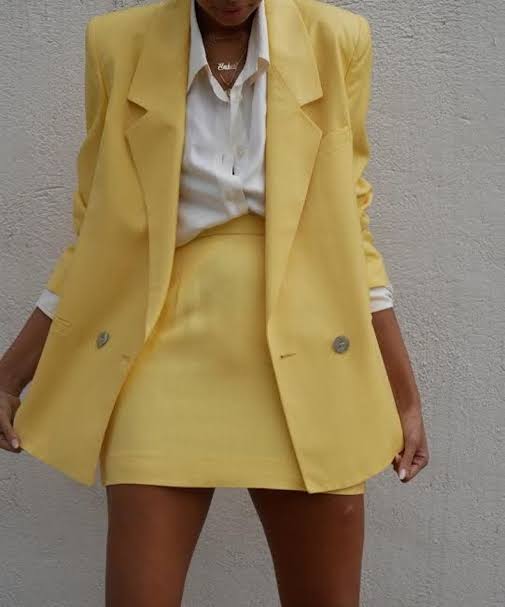 Mellow yellow, um tom de amarelo mais queimado Mellow yellow, um tom de amarelo mais queimado