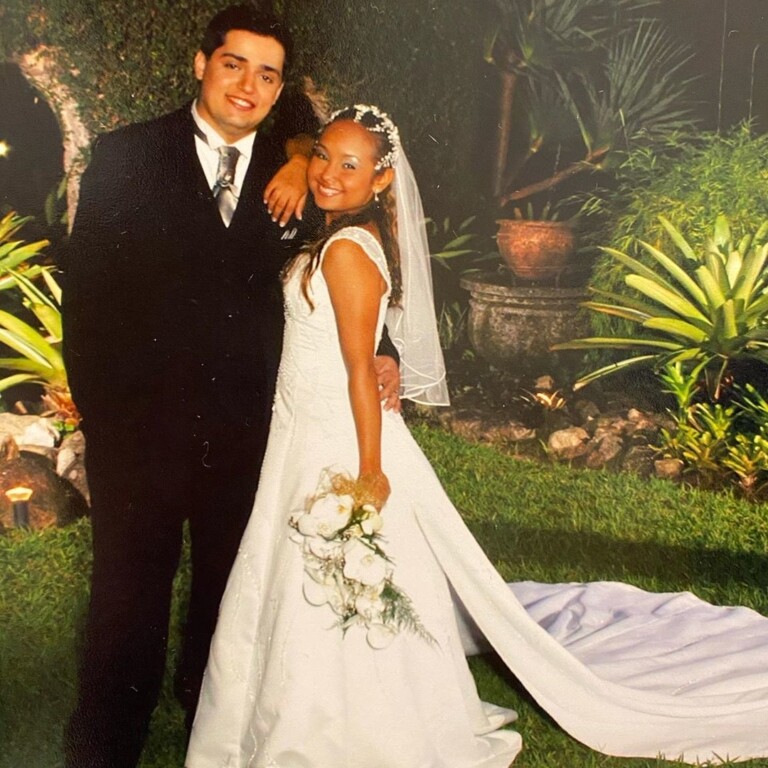 Bruna Karla está casada há 12 anos com Bruno Santos Bruna Karla está casada há 12 anos com Bruno Santos