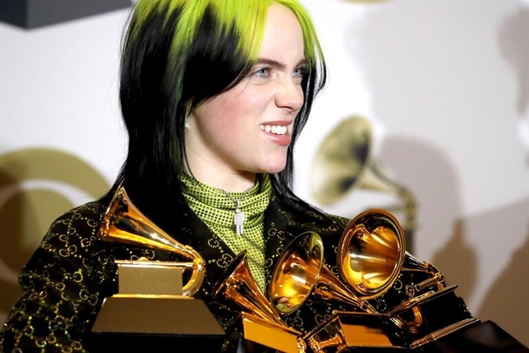 Billie Eilish venceu todas as categorias às quais foi indicada Billie Eilish venceu todas as categorias às quais foi indicada