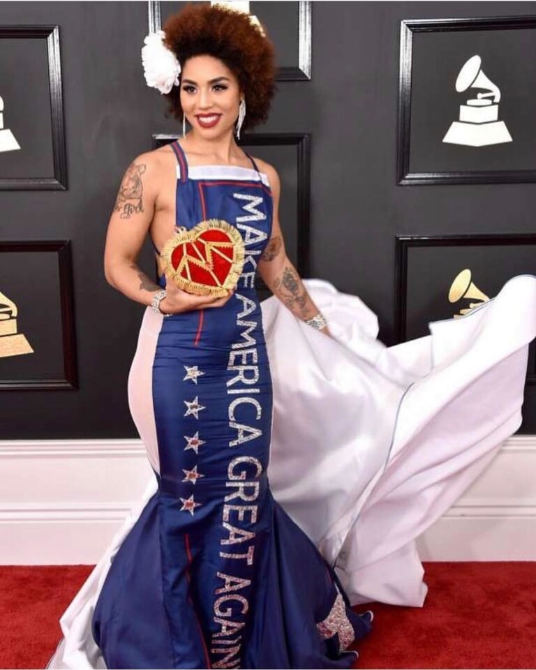 A cantora e atriz enalteceu a América com outro vestido A cantora e atriz enalteceu a América com outro vestido