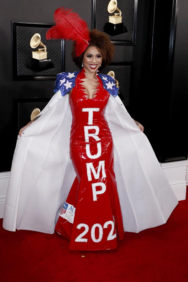 Joy Villa usou vestido com frase em apoio a Trump Joy Villa usou vestido com frase em apoio a Trump