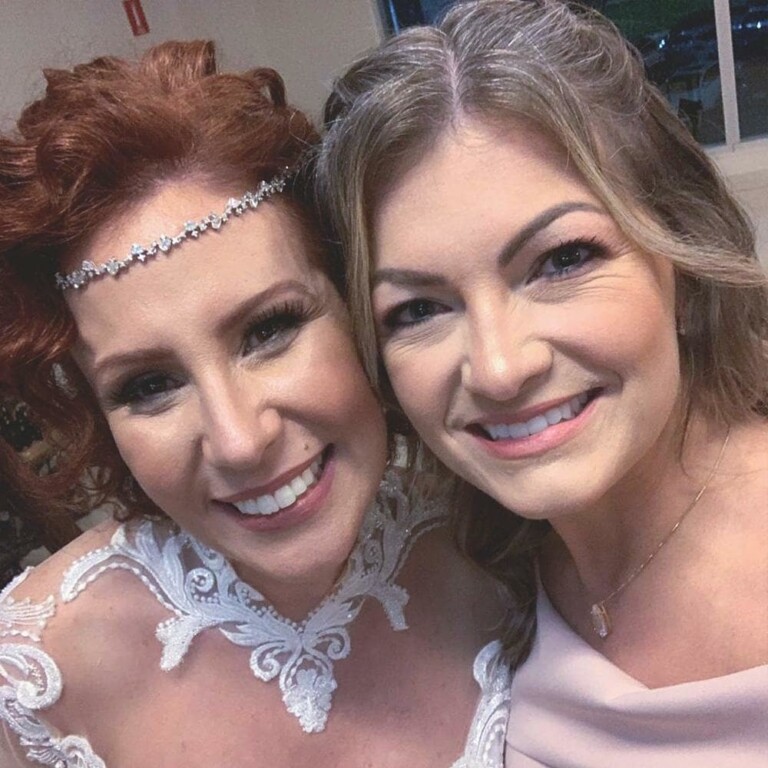 Carla Zambelli e coronel Aginaldo se casam em templo maçom Carla Zambelli e coronel Aginaldo se casam em templo maçom