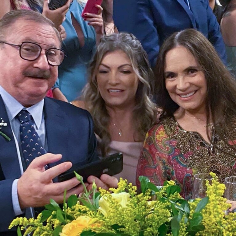 Carla Zambelli e coronel Aginaldo se casam em templo maçom Carla Zambelli e coronel Aginaldo se casam em templo maçom
