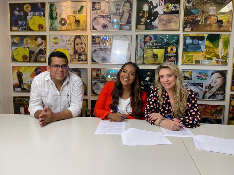 Cleyde Jane é a nova contratada da MK Music Cleyde Jane é a nova contratada da MK Music