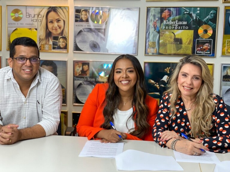 Cleyde Jane é a nova contratada da MK Music Cleyde Jane é a nova contratada da MK Music