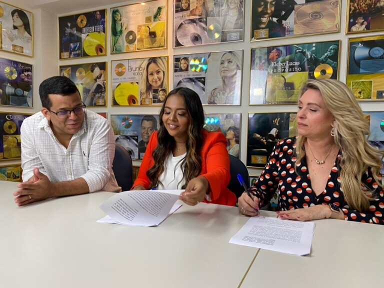 Cleyde Jane é a nova contratada da MK Music Cleyde Jane é a nova contratada da MK Music
