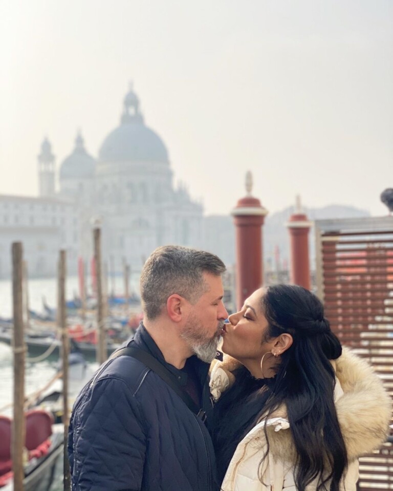 Gisele Nascimento passeou por Veneza ao lado do marido e dos filhos Gisele Nascimento passeou por Veneza ao lado do marido e dos filhos