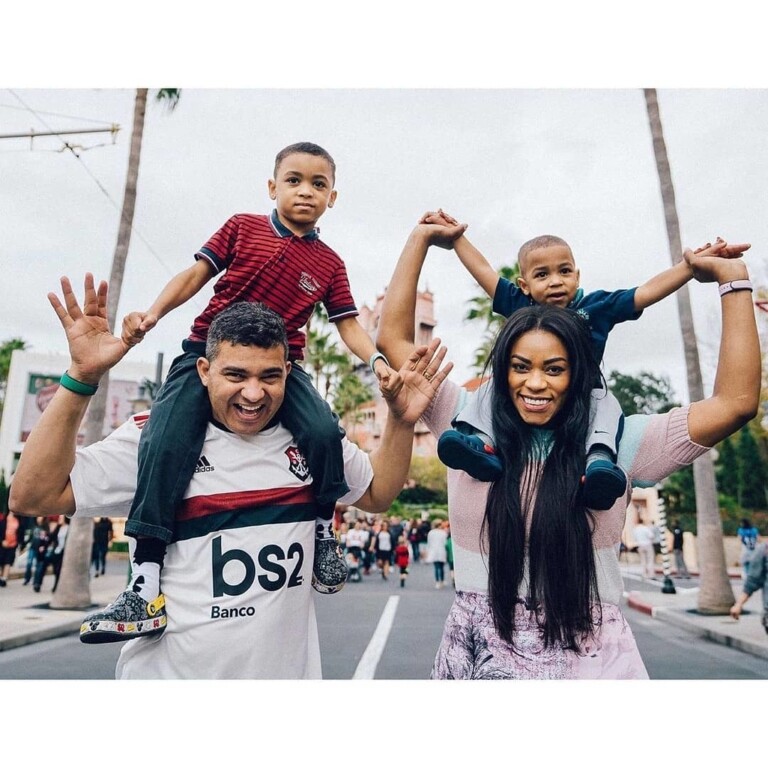 Josué e Joabe em momentos com a família Josué e Joabe em momentos com a família