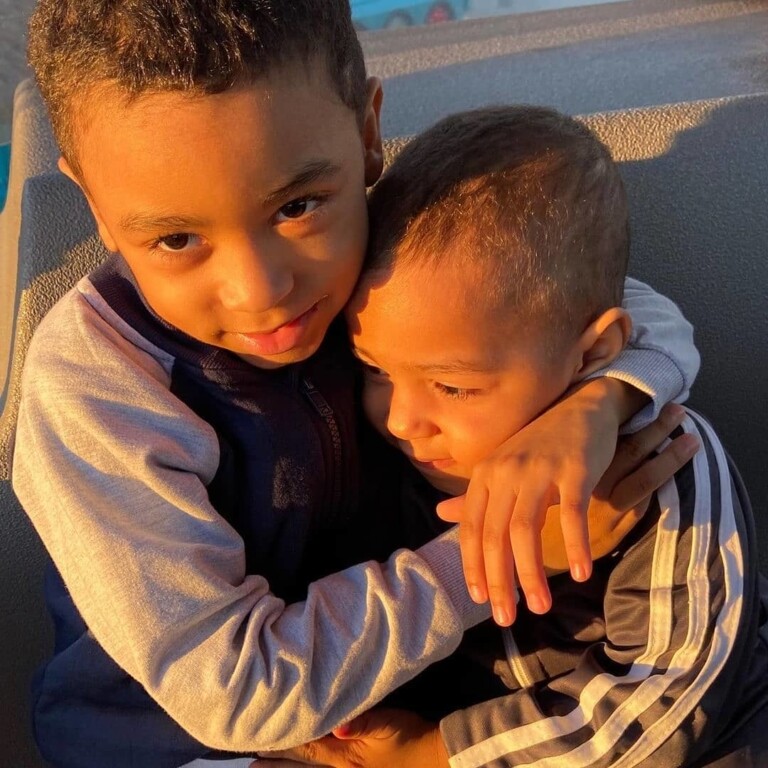 Josué e Joabe em momentos com a família Josué e Joabe em momentos com a família