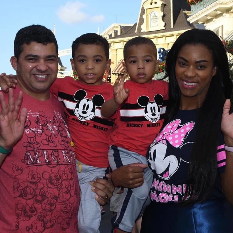 Josué e Joabe em momentos com a família Josué e Joabe em momentos com a família