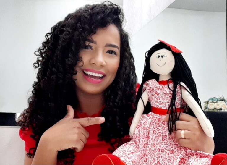 Vaneyse promove atividades para a garotada pelo Facebook Vaneyse promove atividades para a garotada pelo Facebook