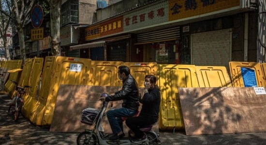 Wuhan tenta retomar vida normal após 2 meses de quarentena